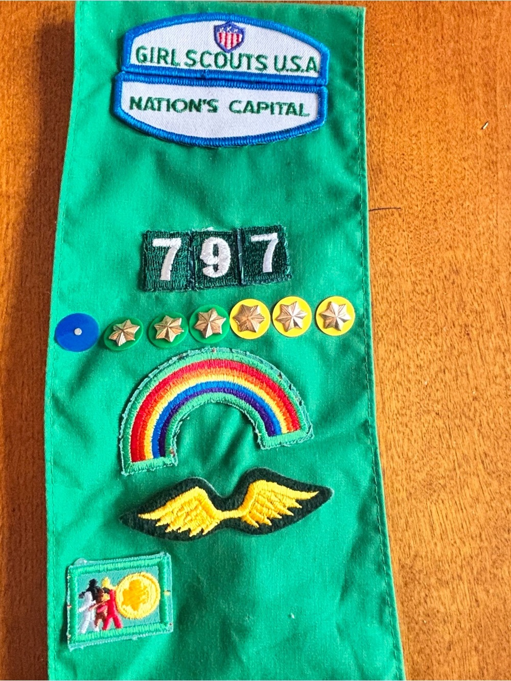Vintage 1980s Girl Scout Brownies Sash Badges Patches Pins Felt Nations Capital - Picture 5 of 10